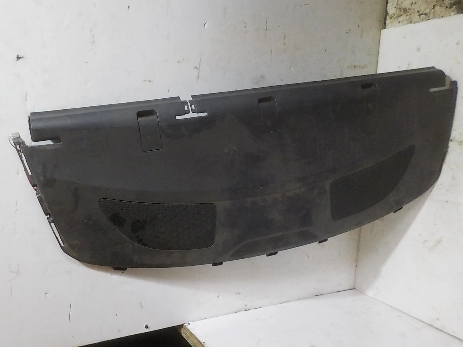 полка багажника TOYOTA COROLLA 150