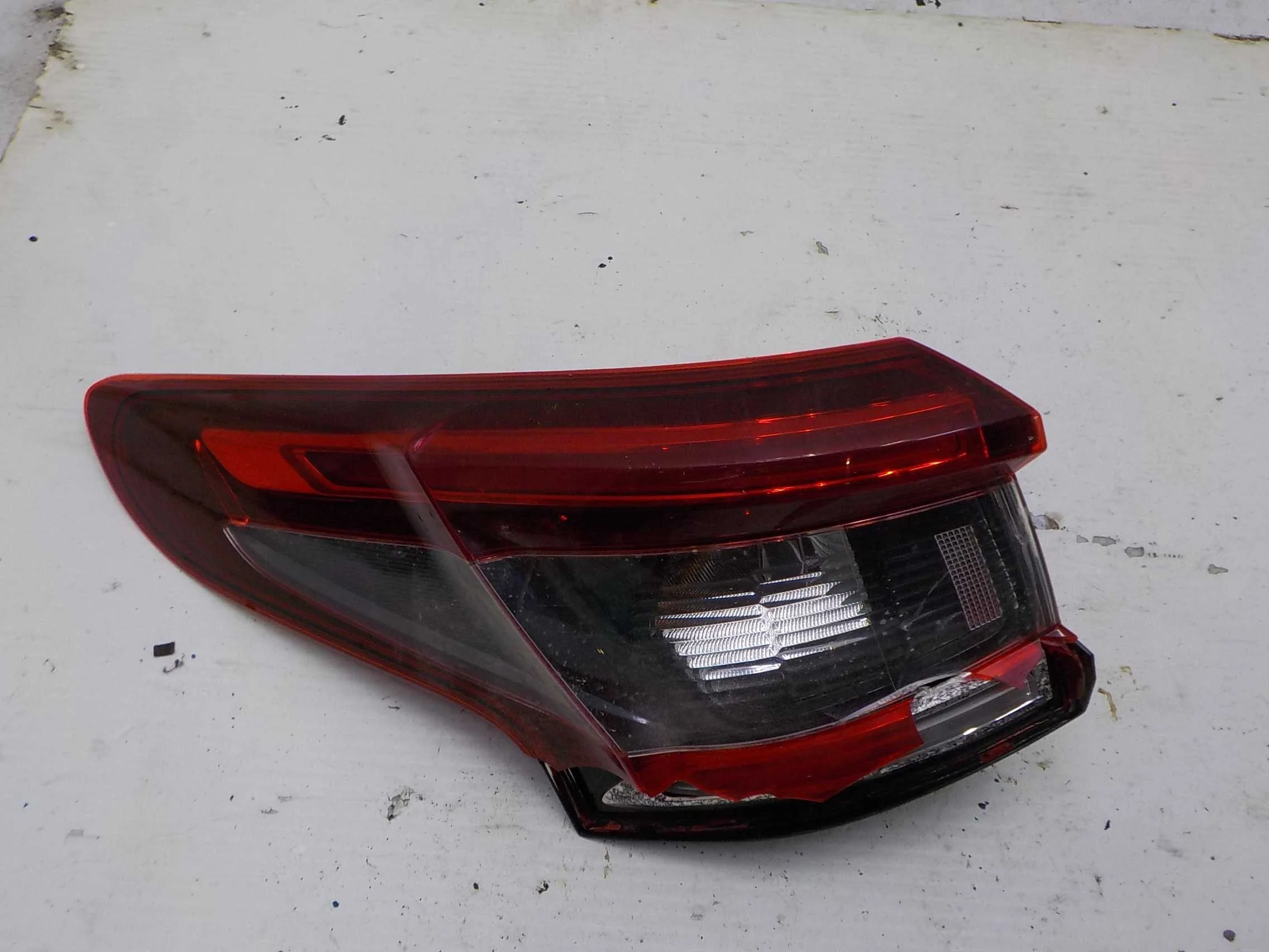 фонарь NISSAN QASHQAI