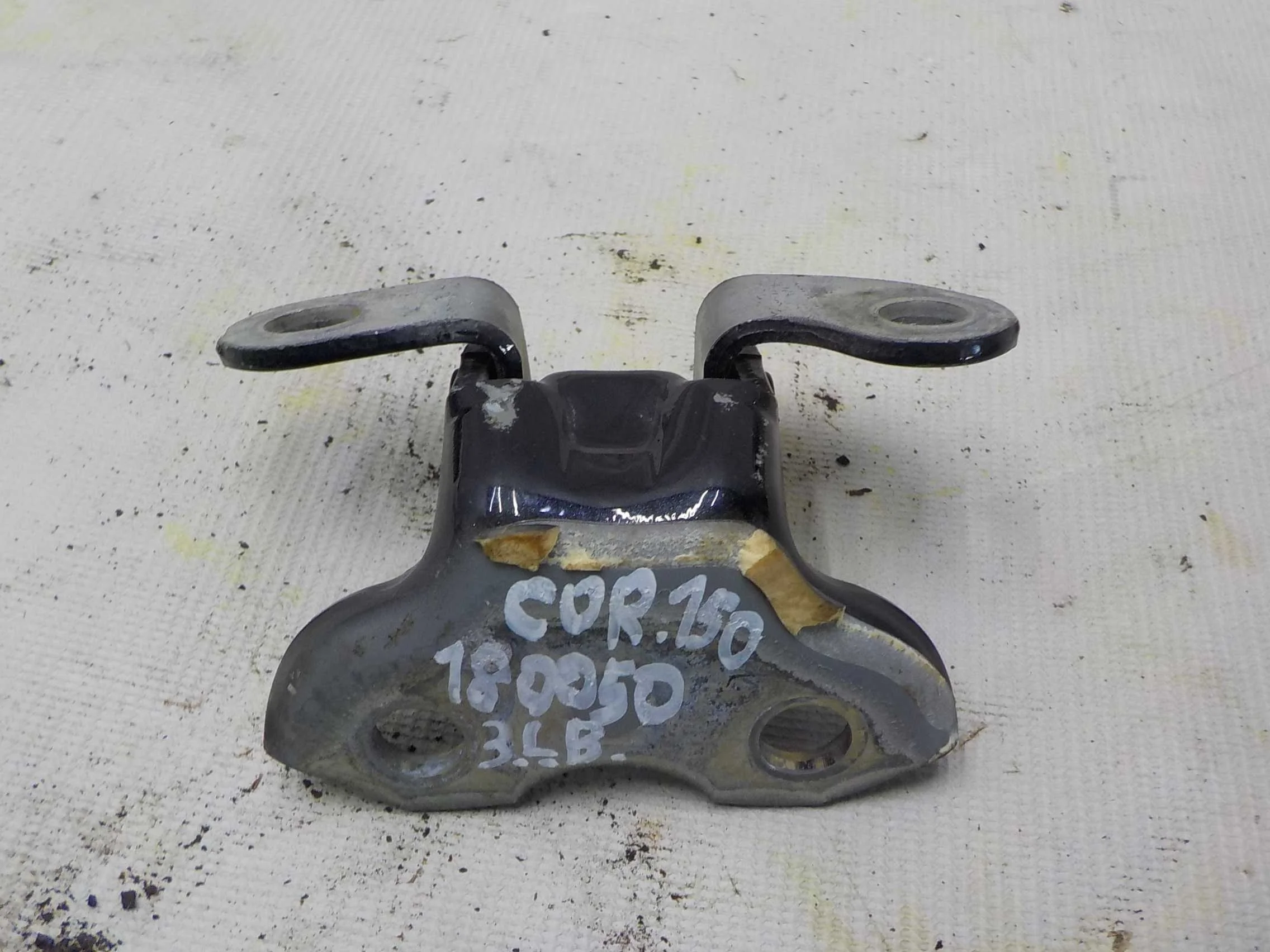 петля двери TOYOTA COROLLA 150