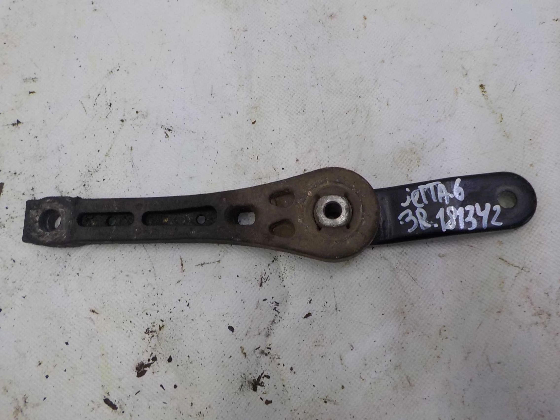 опора двигателя VOLKSWAGEN JETTA
