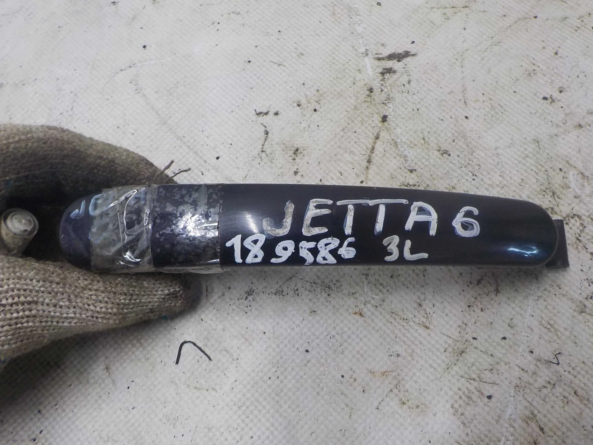 ручка двери внешняя VOLKSWAGEN JETTA