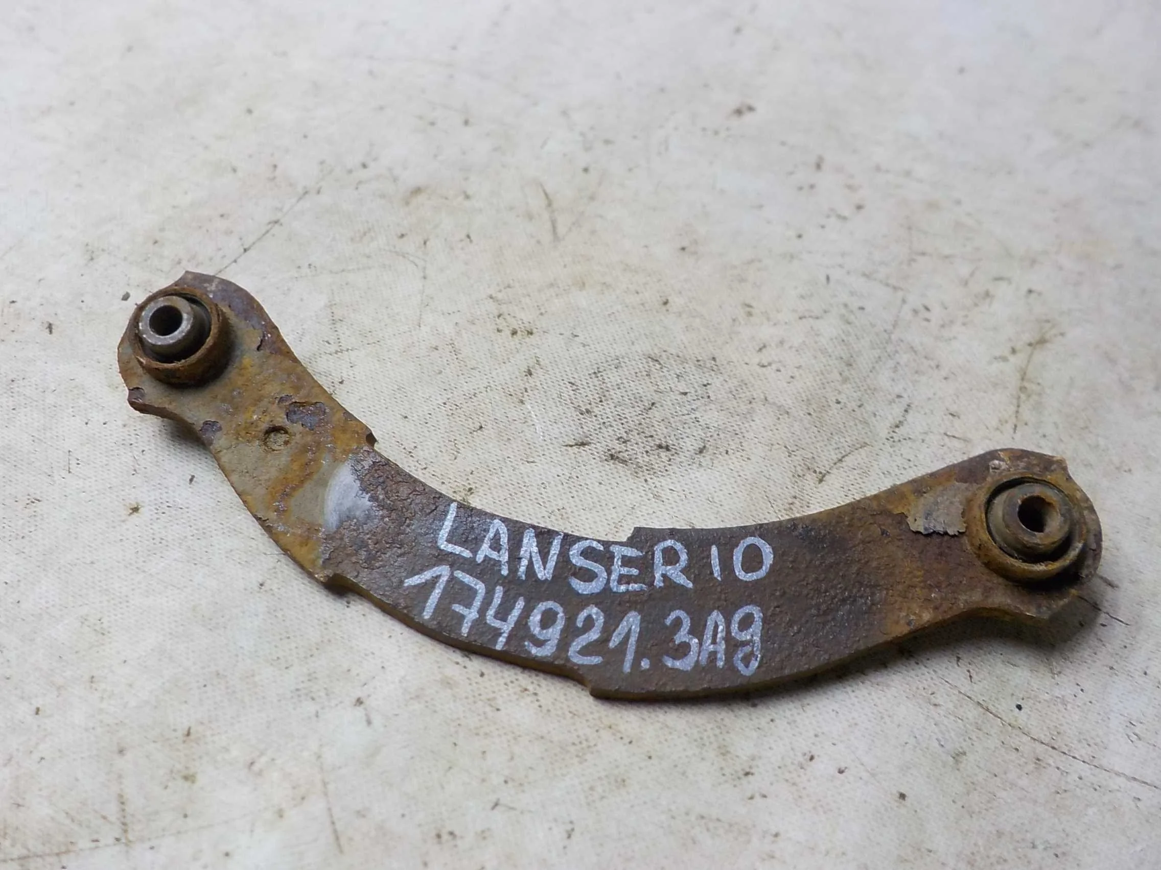 рычаг MITSUBISHI LANCER