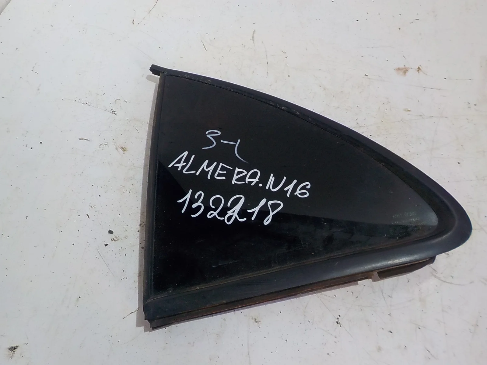 стекло NISSAN ALMERA