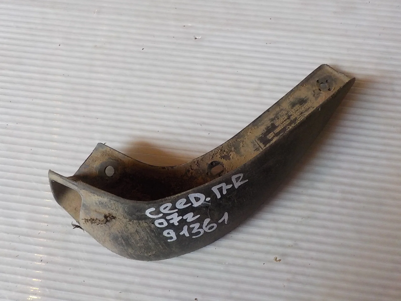брызговик KIA ceed