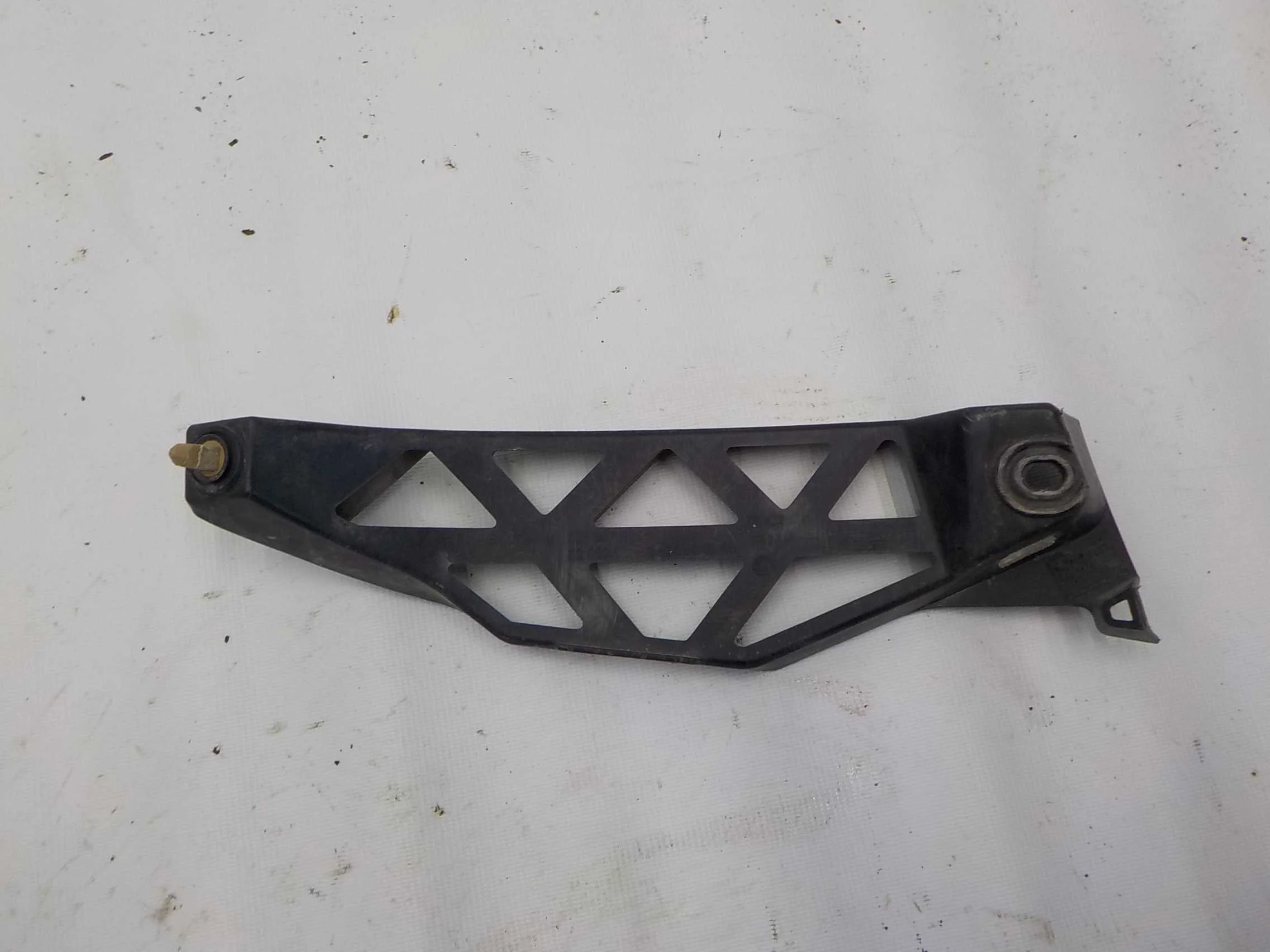 кронштейн бампера SKODA OCTAVIA