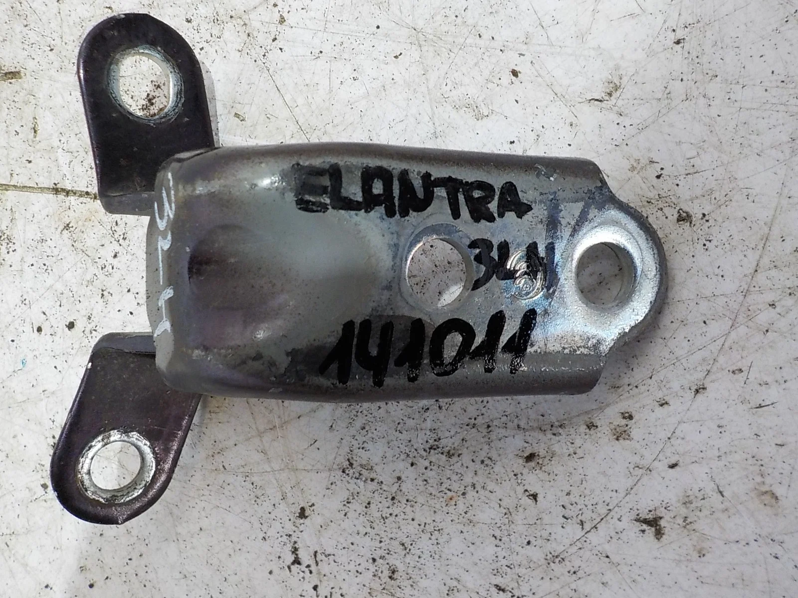 петля двери HYUNDAI ELANTRA