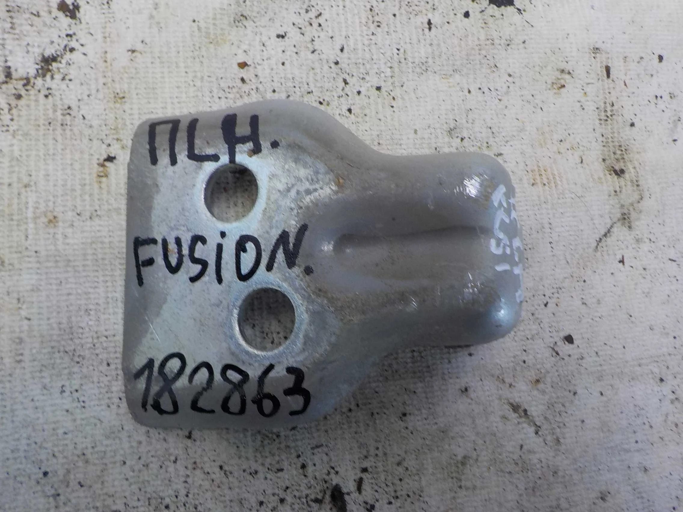 петля двери FORD FUSION