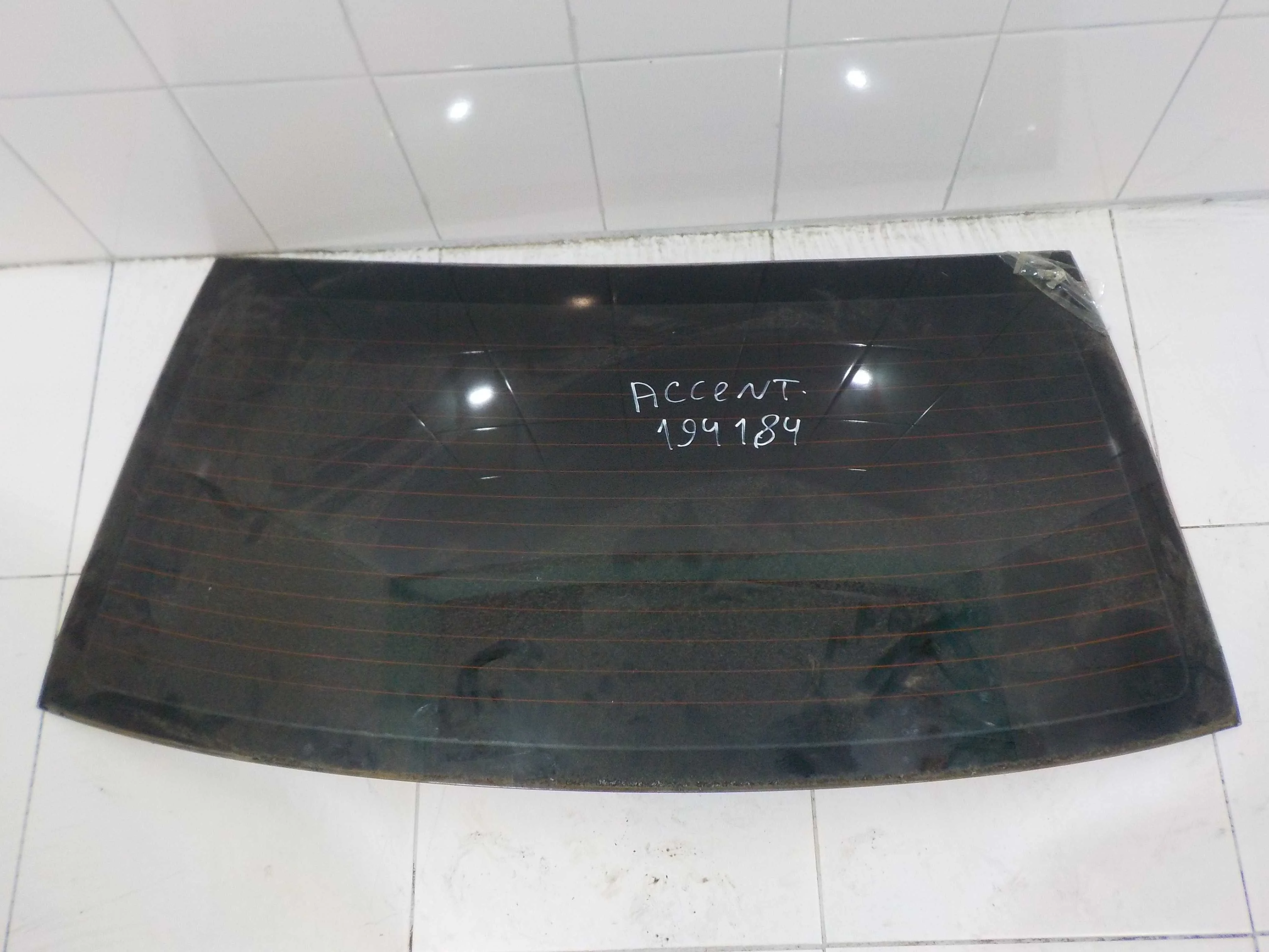 стекло HYUNDAI ACCENT