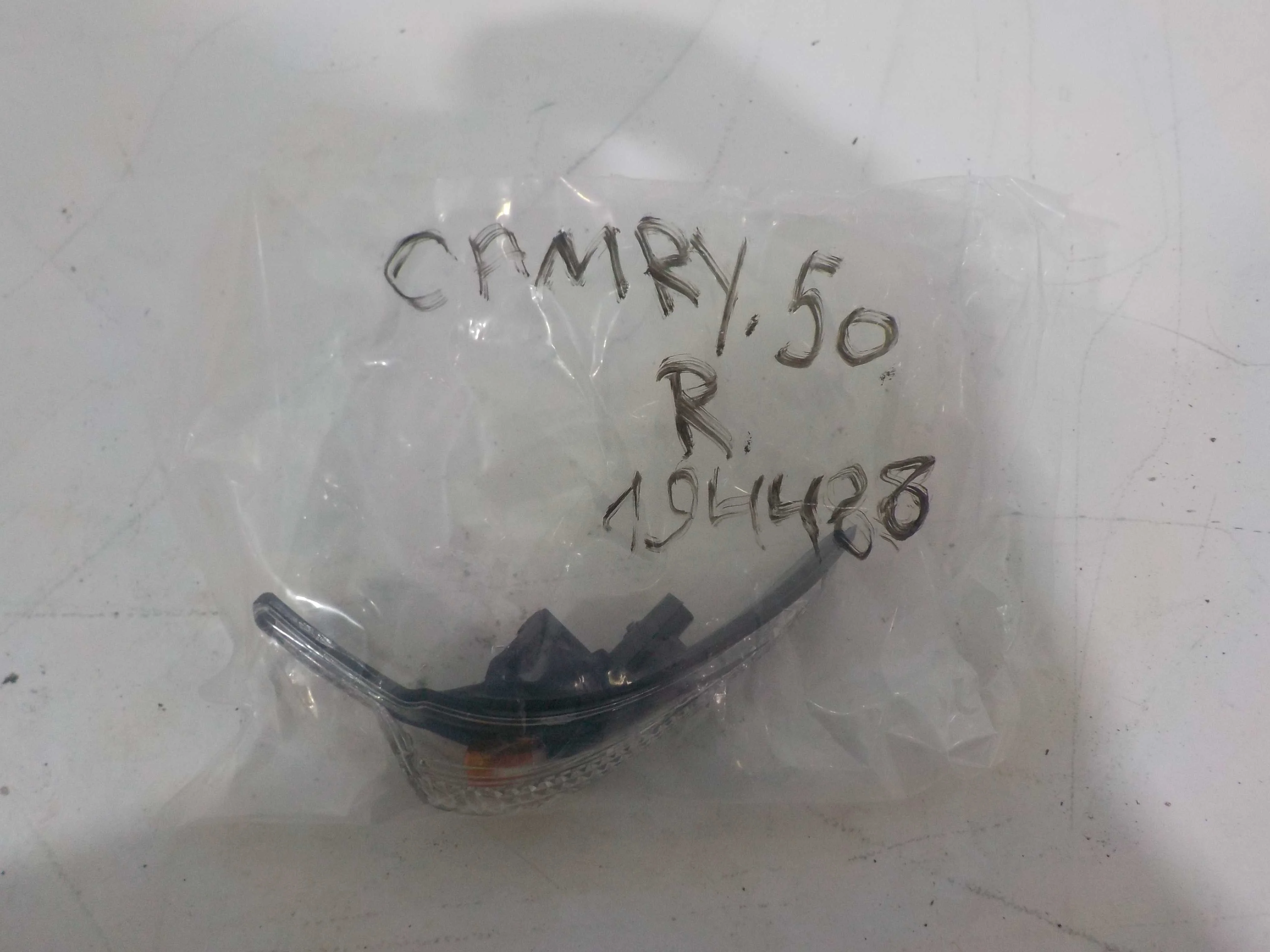 повторитель TOYOTA CAMRY 50