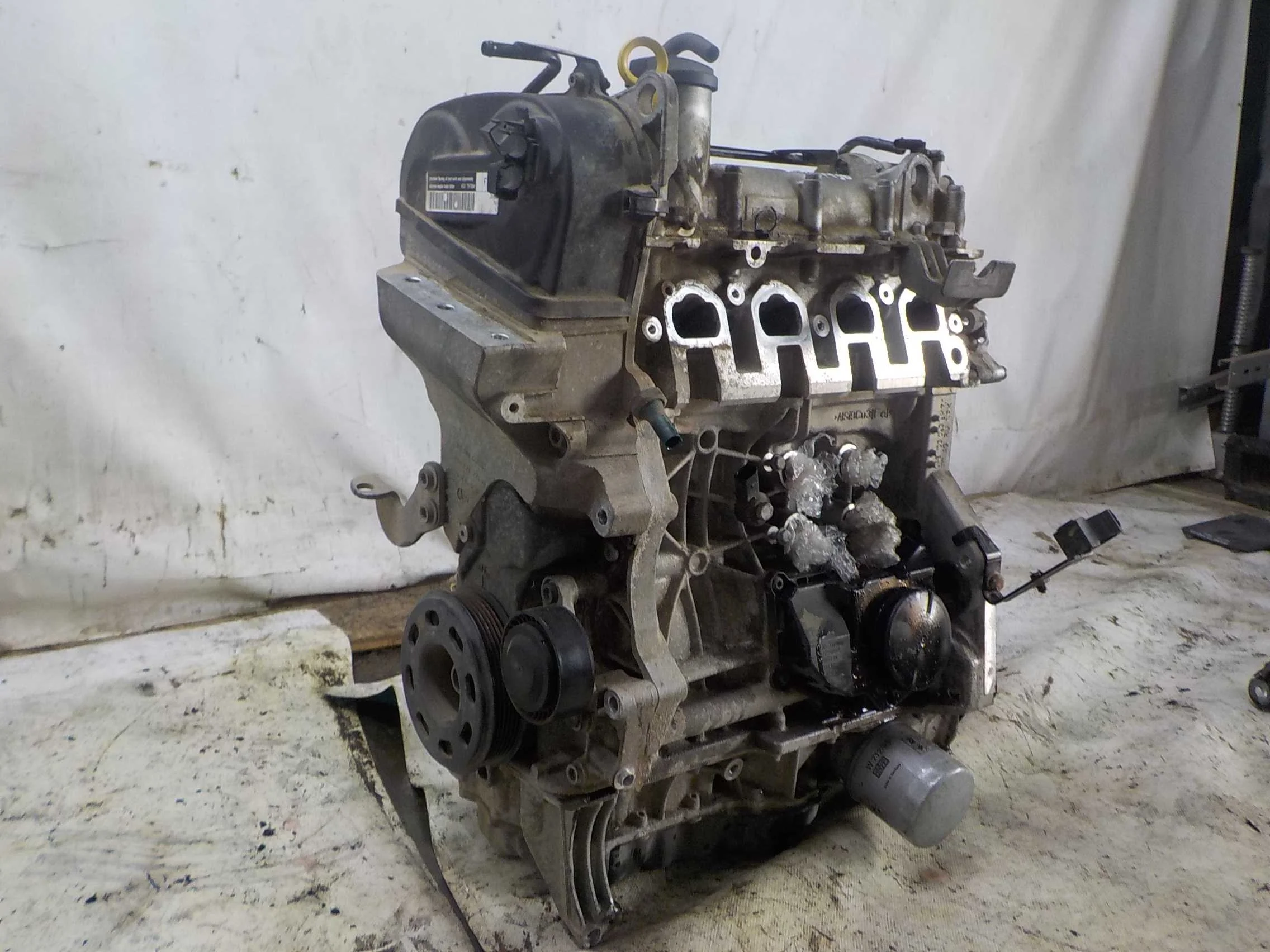 двигатель VOLKSWAGEN POLO