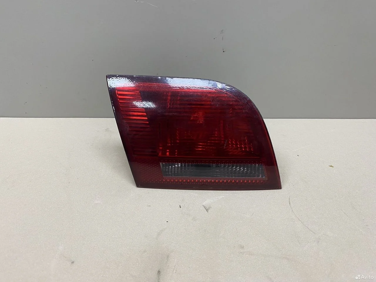 Фонарь в крышку багажника audi a3 8p 8p4945093b