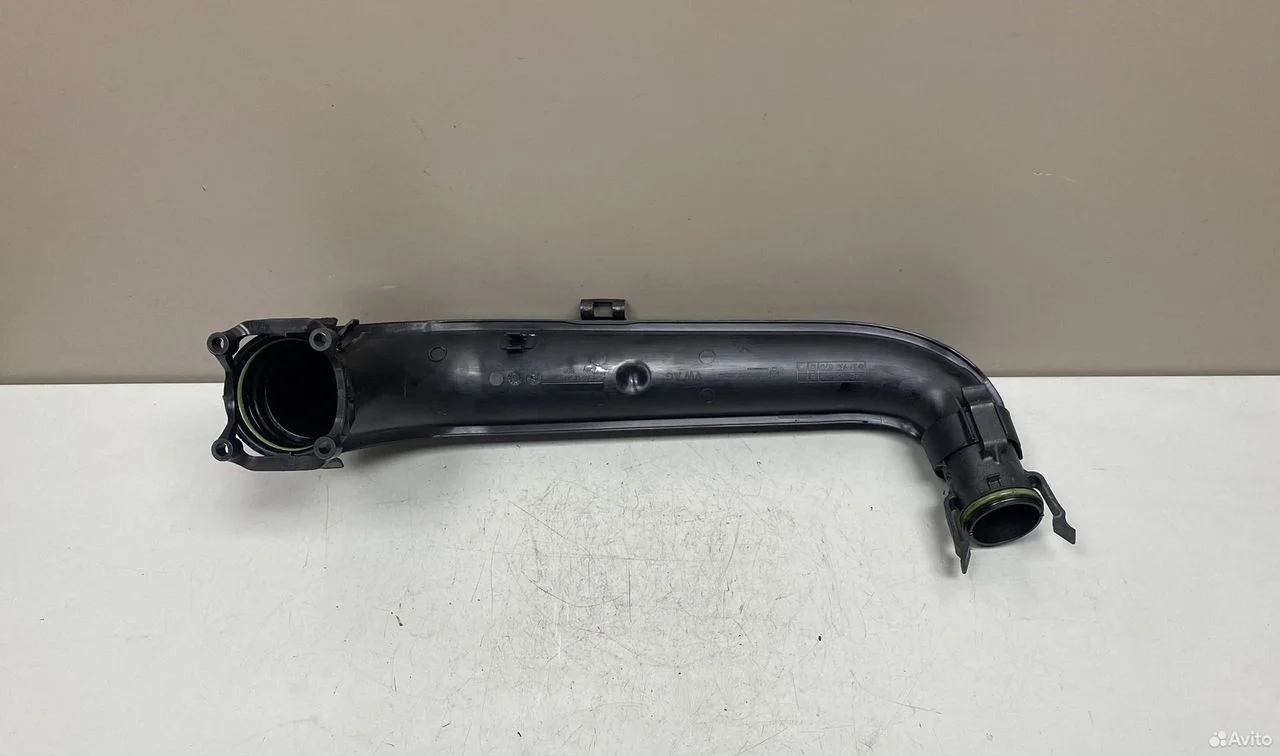 Патрубок интеркулера vw golf 7 5g 04e145673b