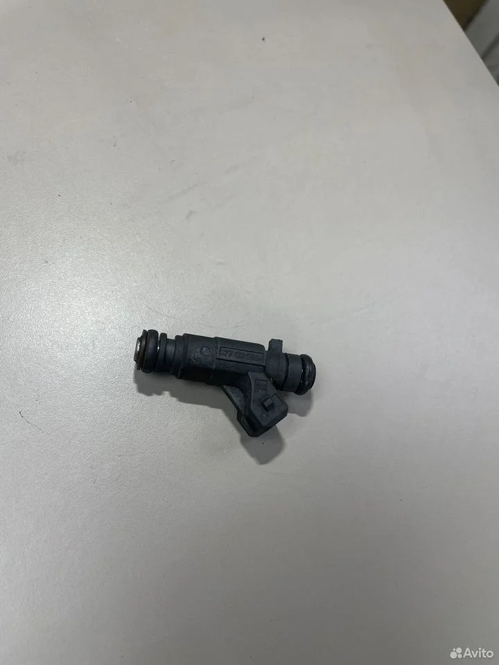 Форсунка топливная audi a6 c5 a8 d2 077133551m