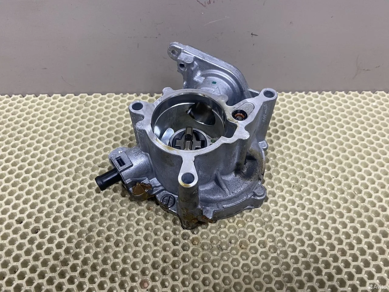 Насос вакуумный audi a4 b8 8k 06j145100g