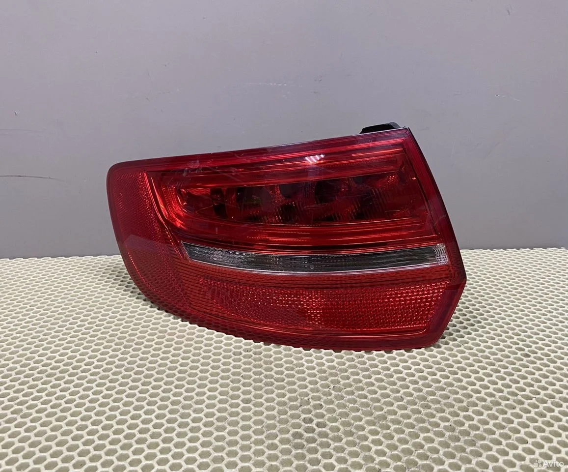 Фонарь задний левый audi a3 8p 8p4945095e