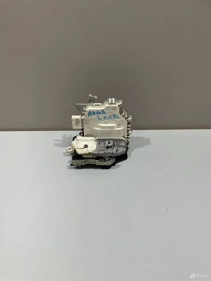 Замок задний левый audi a4 b8 8k 8k0839015c