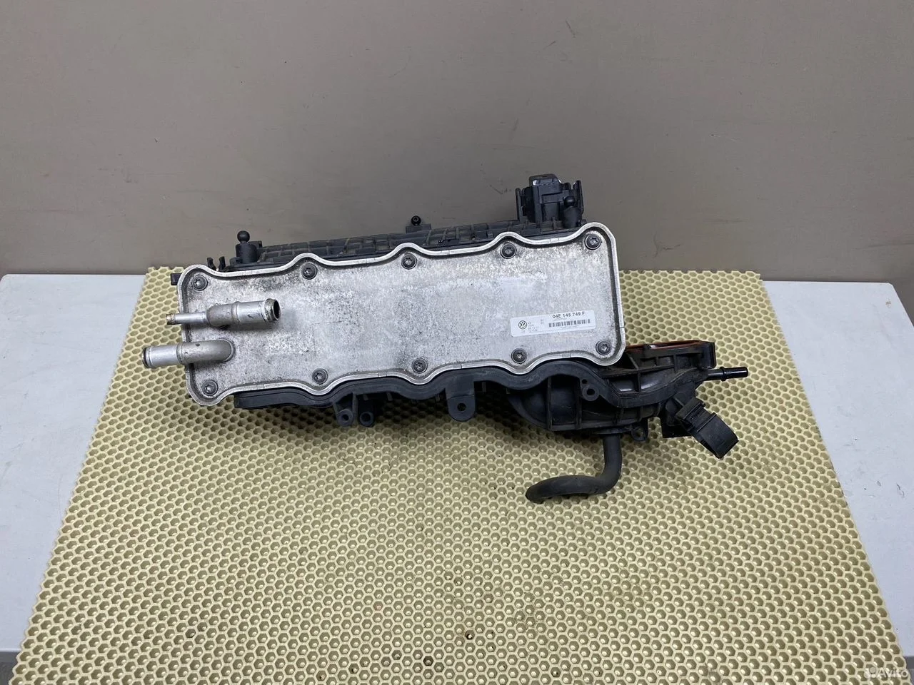 Коллектор впускной audi q3 8u 04e129711l