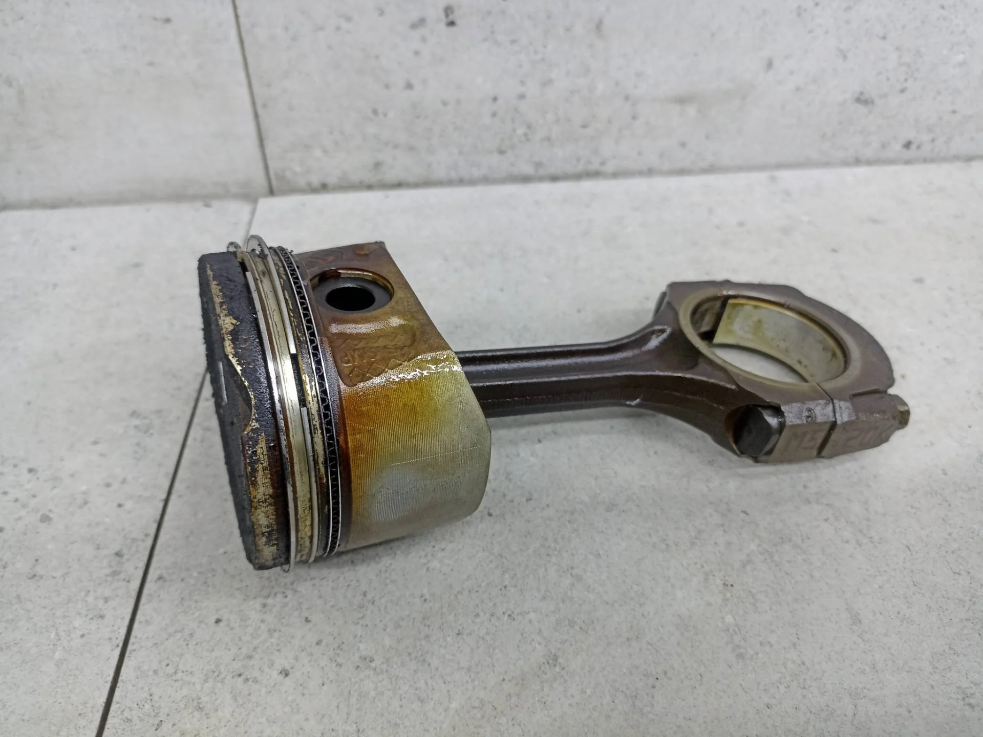 Шатун Renault Megane 3 2008 121009455R