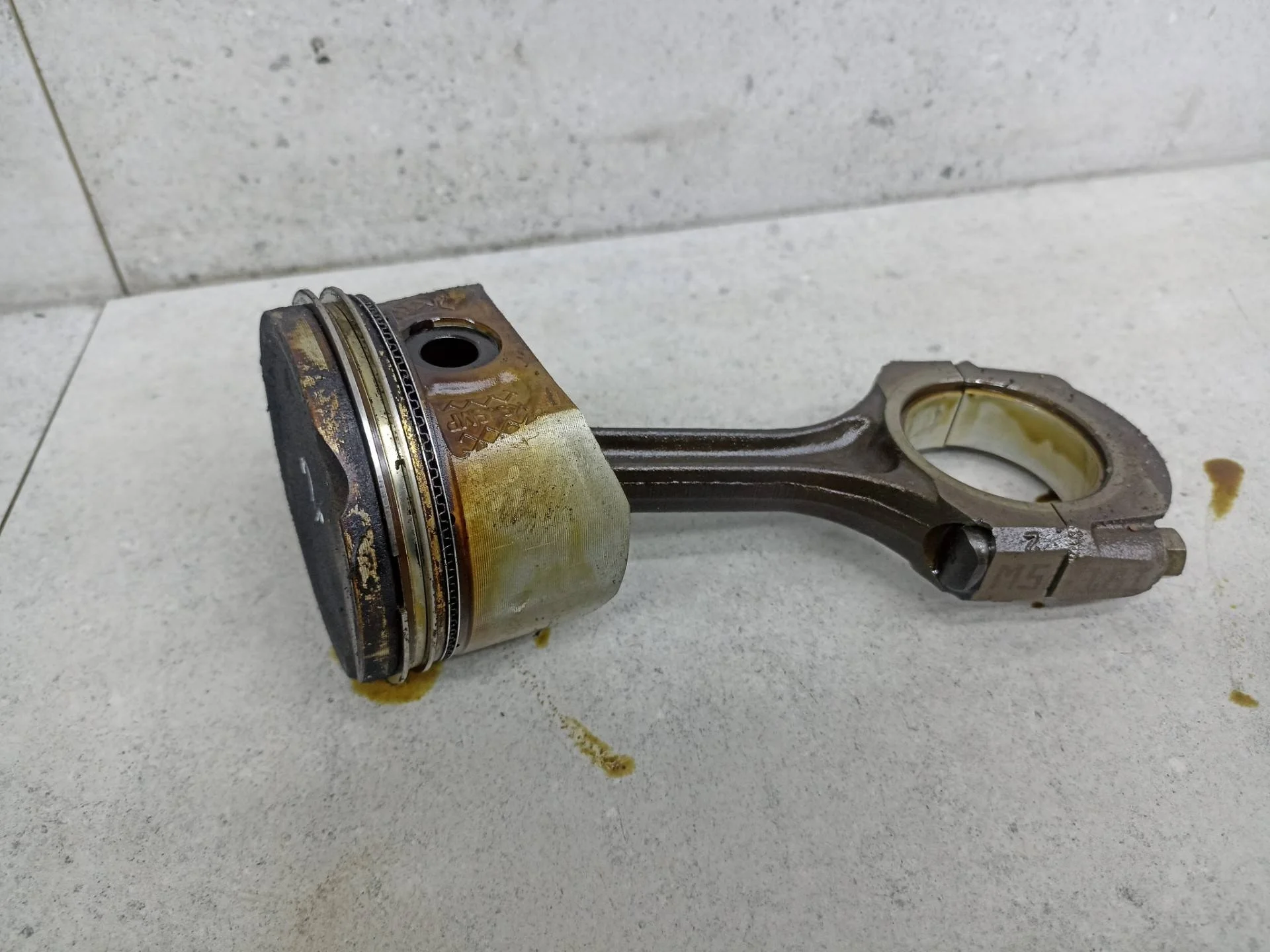 Шатун Renault Megane 3 2008 121009455R