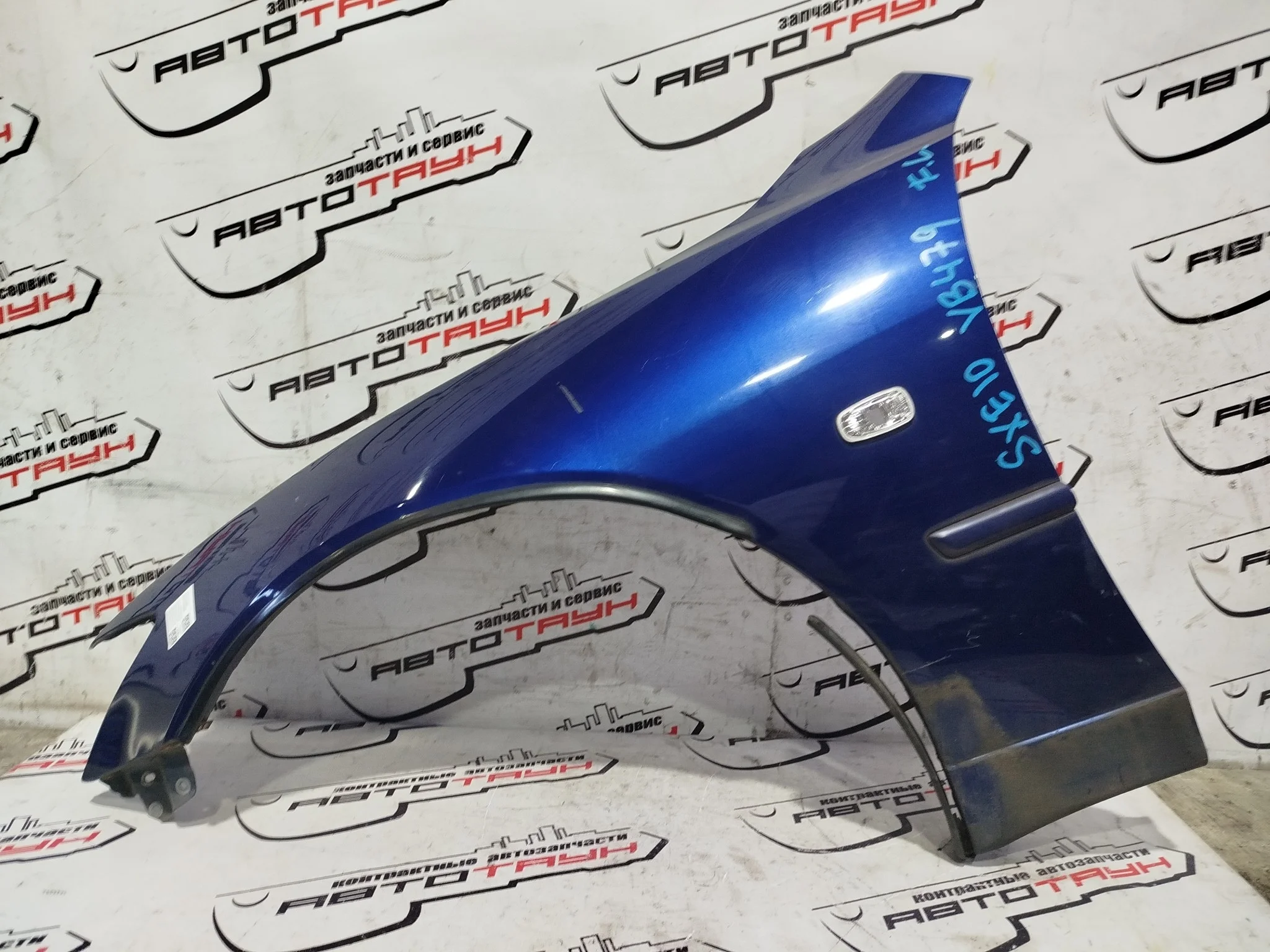 КРЫЛО TOYOTA LEXUS ALTEZZA ALTEZZA GITA IS200 IS300 GXE10 GXE10W GXE15W JCE10 JCE10W JCE15W SXE10 5380253010 ПЕРЕДНЕЕ ЛЕВОЕ ГАЛОГЕН синий, 8M6 VB479