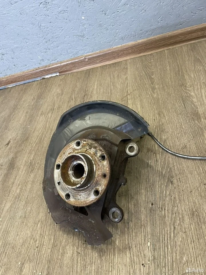 Кулак поворотный правый nissan qashqai j11