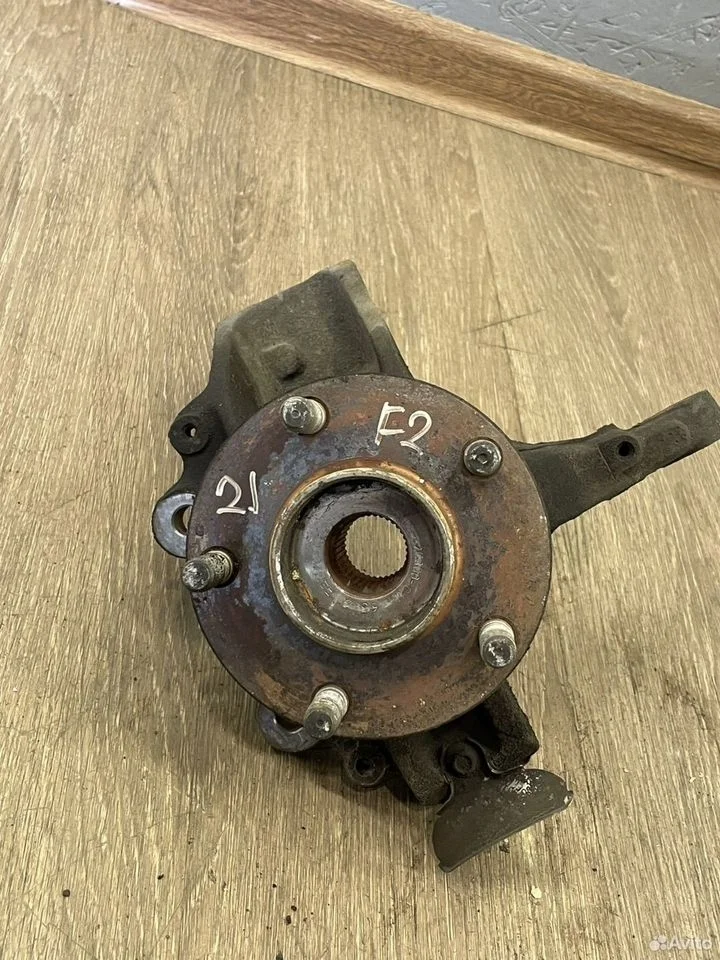 Кулак поворотный левый ford focus 2 2008-11г