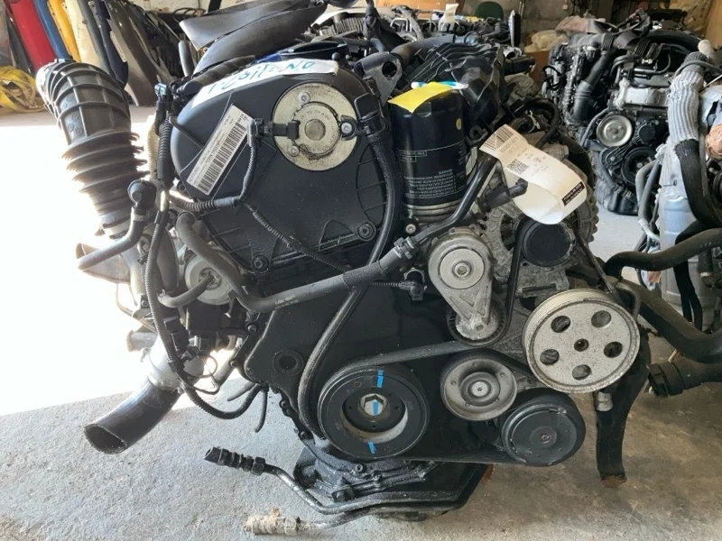 Двигатель Audi Q5 06H100033D 2.0