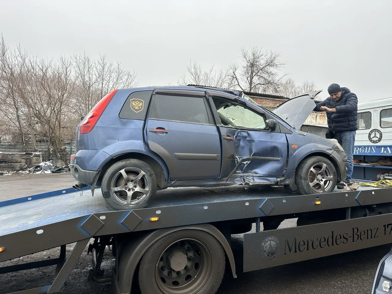 Рамка ПТФ правая Ford Fiesta V (JH_, JD_) 2001-2008 1.4 (80Hp) (FXJA) FWD MT