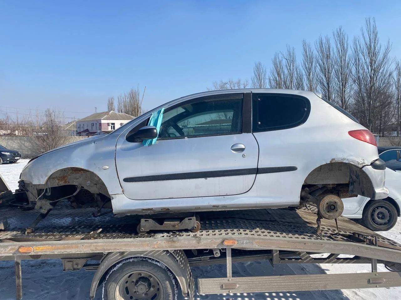 Дверь передняя левая Peugeot 206 Хэтчбек 3 dr 1998-2009 1.4 (75Hp) (TU3JP) FWD AT