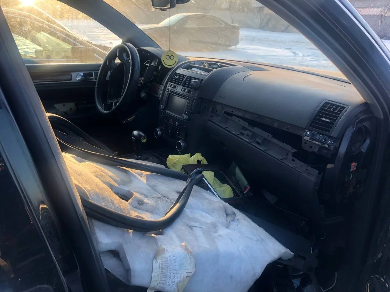 Кнопка открытия багажника Volkswagen Touareg I (7L) 2002-2010 3.2 (220Hp) (AZZ,BAA,BKJ,BMV,BMX) 4WD AT