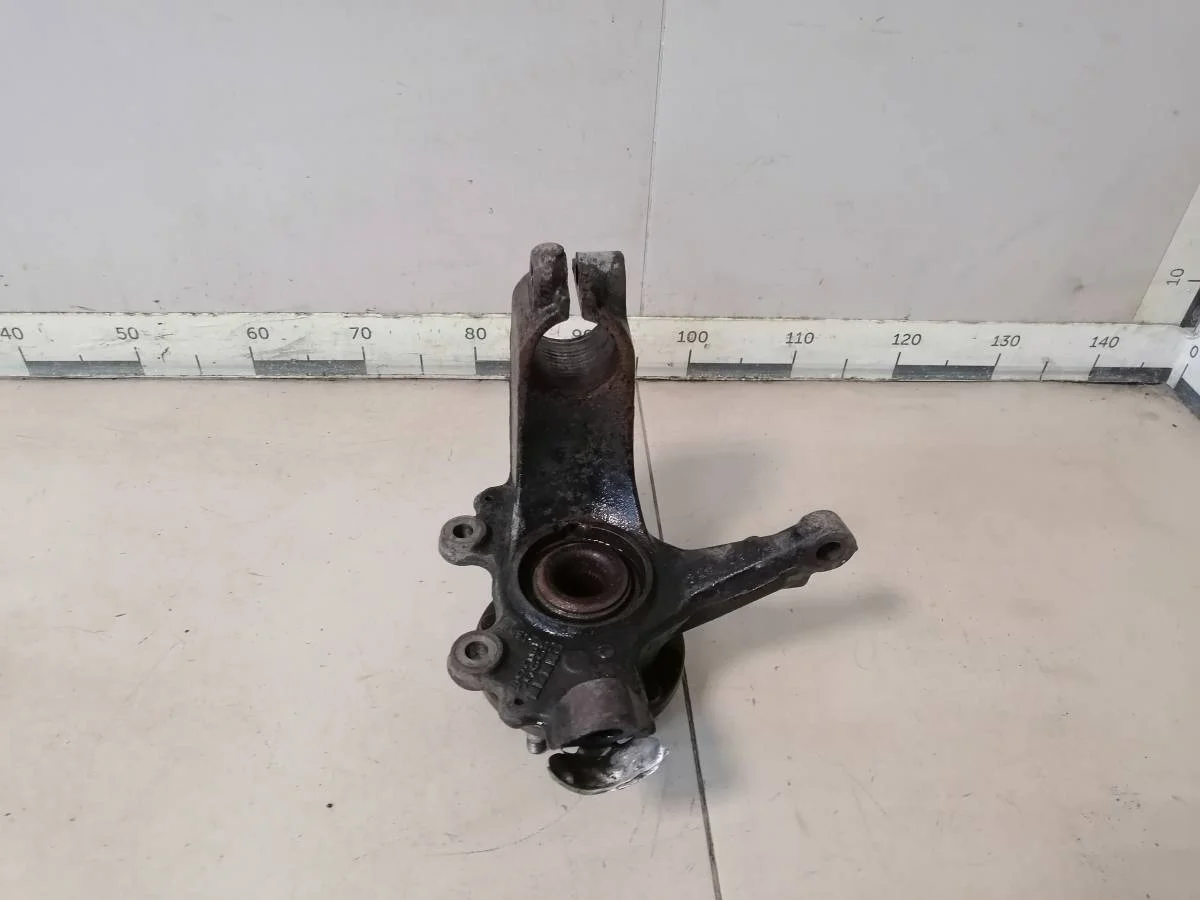 Кулак поворотный передний правый Ford Focus 2 DA 2005-2008