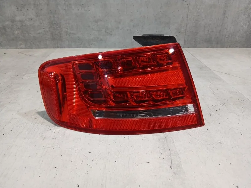 Фонарь Audi S4 2011 B8
