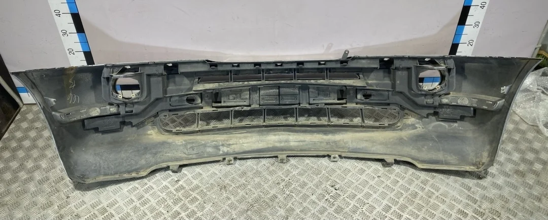 [Б/У] Бампер передний (до рестайл / под парктроники и омыватели) BMW E53 - трещины, полностью окрашен [Незначительные дефекты] [Код: 00287976 ]