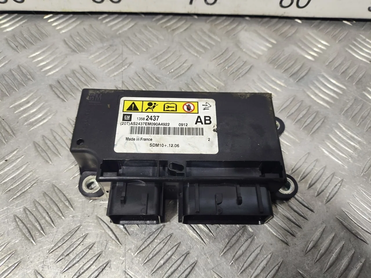 [Б/У] Блок управления AIR BAG Opel Astra J [Код: 00588176 ]