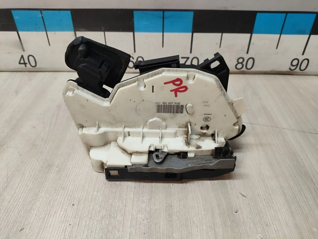 [Б/У] Замок двери передней правой VW Caddy IV Jetta Seat Leon [Код: 00318571 ]