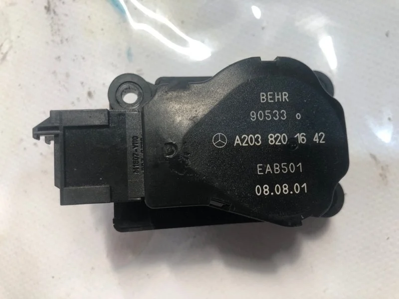 Сервопривод заслонок печки Mercedes-Benz -Class 2004 W203