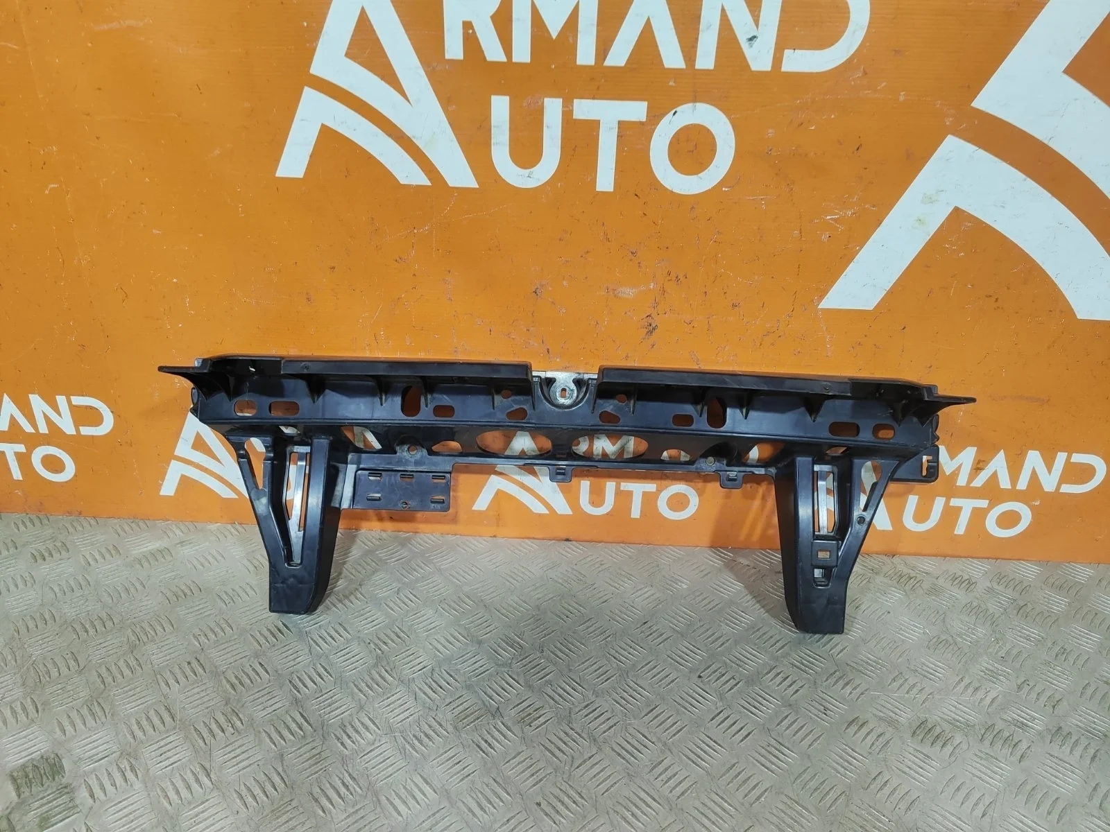 Кронштейн бампера BMW X5 2013-2018 F15