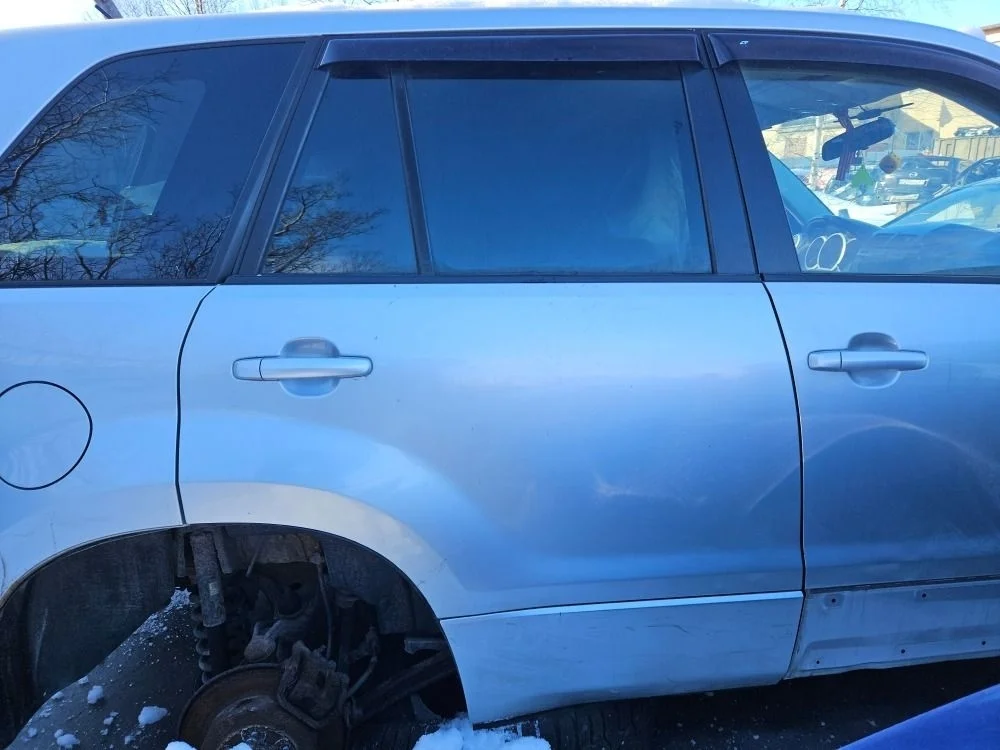Дверь задняя правая на Suzuki Grand Vitara 2