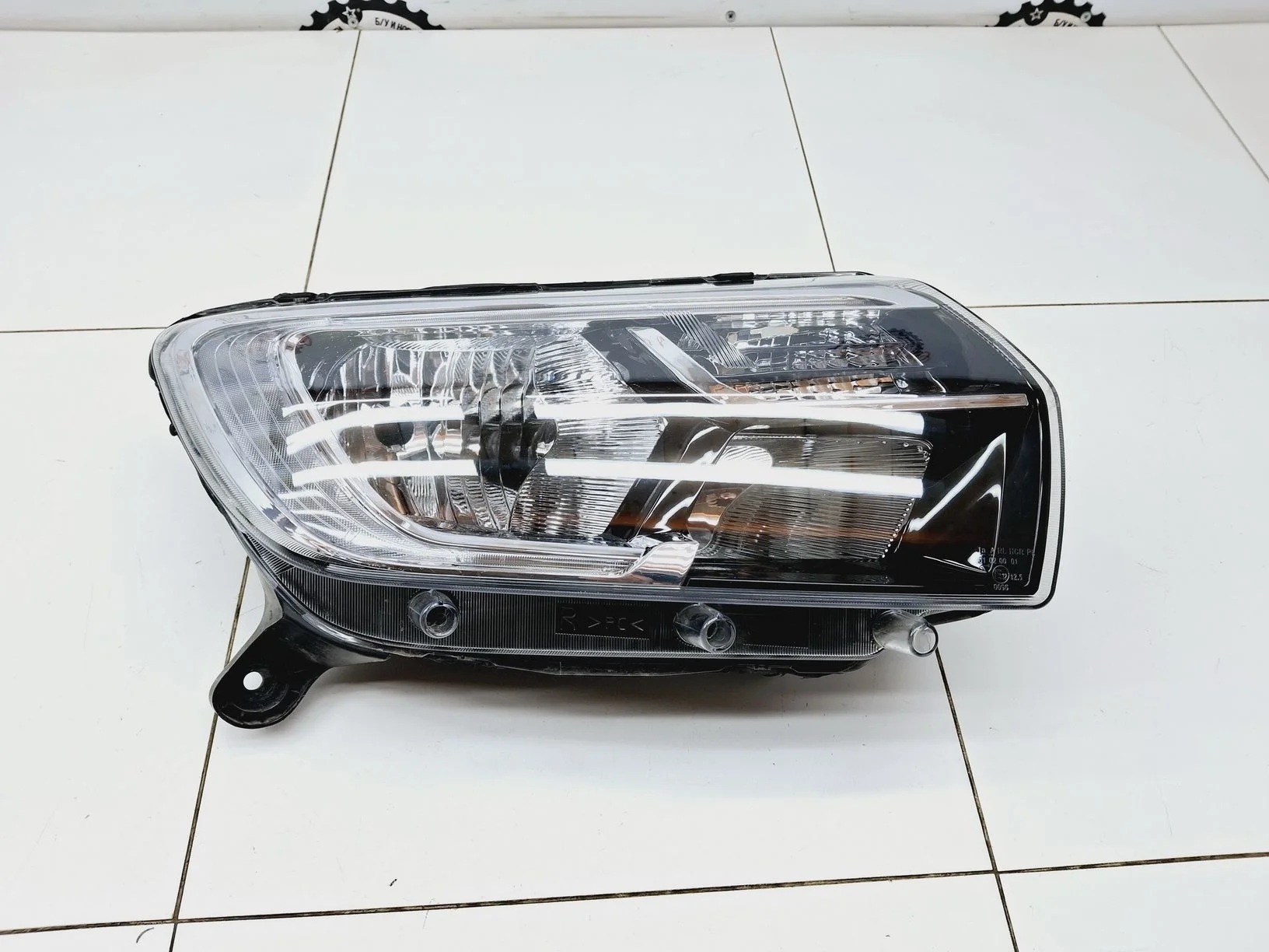 фара Renault Logan II 2014>