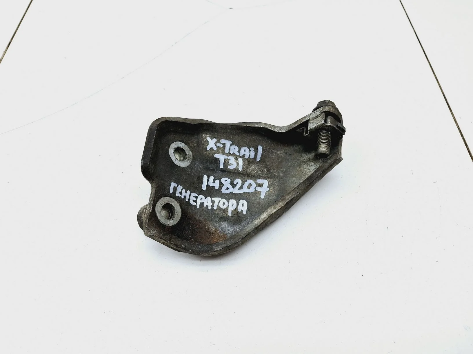 Кронштейн генератора Nissan X-Trail (T31) 2007-2013