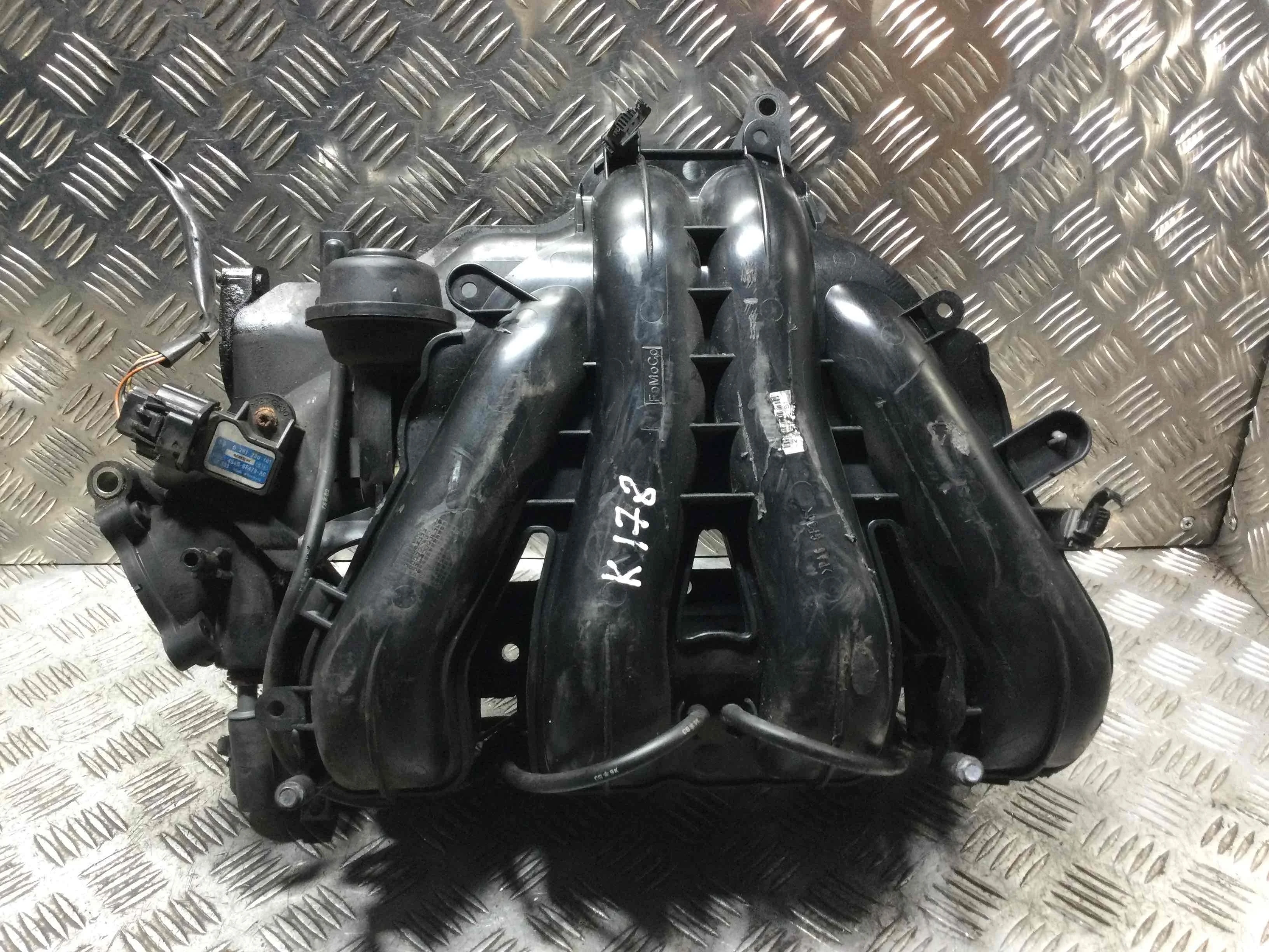 Коллектор впускной Mazda 3 3 II (BL) 2008 - 2013 бензин 2.0 i Механика Х/б