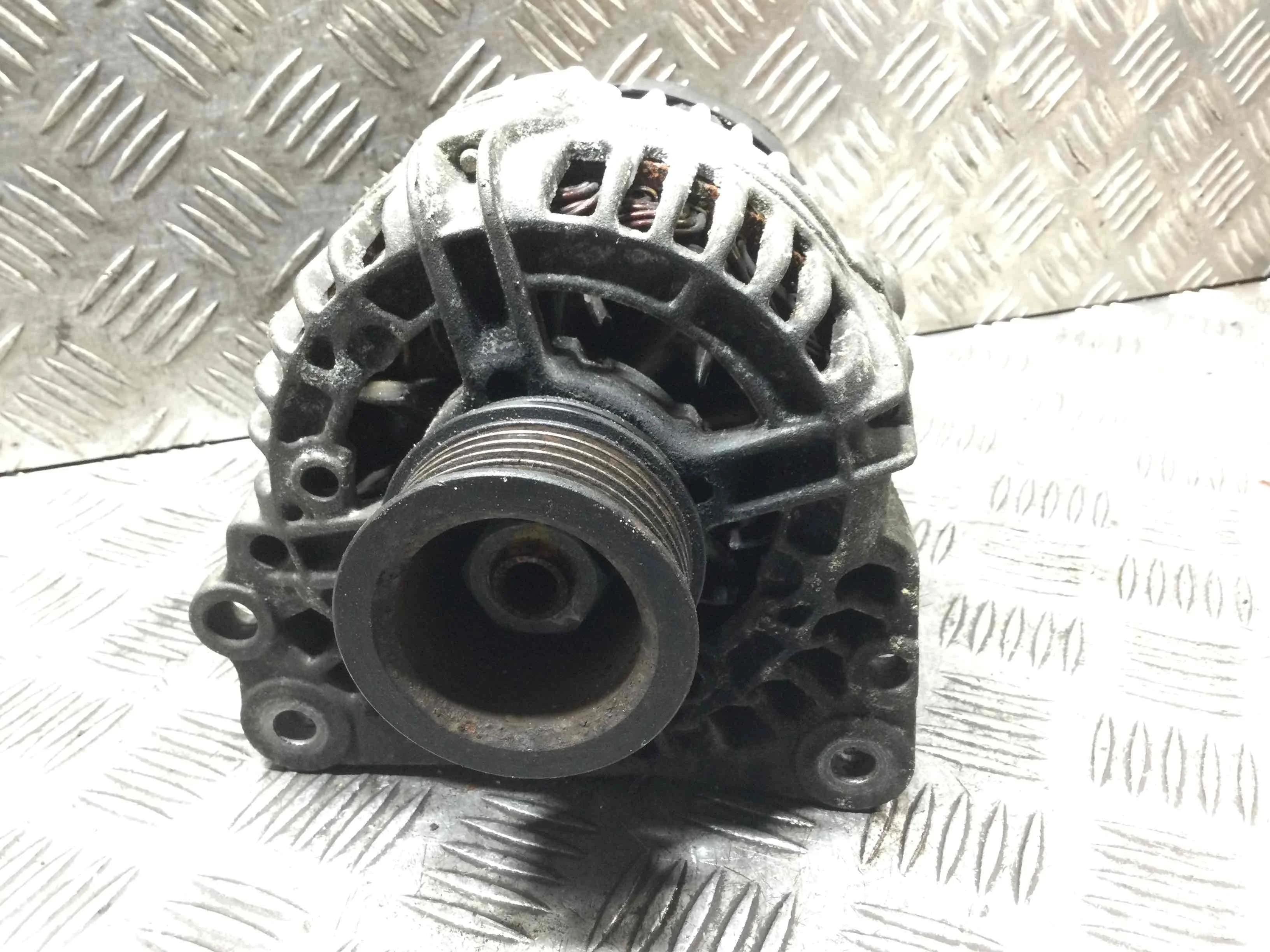 Генератор Volkswagen Golf 4 поколение (1997-2004) бензин 1.6 i Механика Х/б