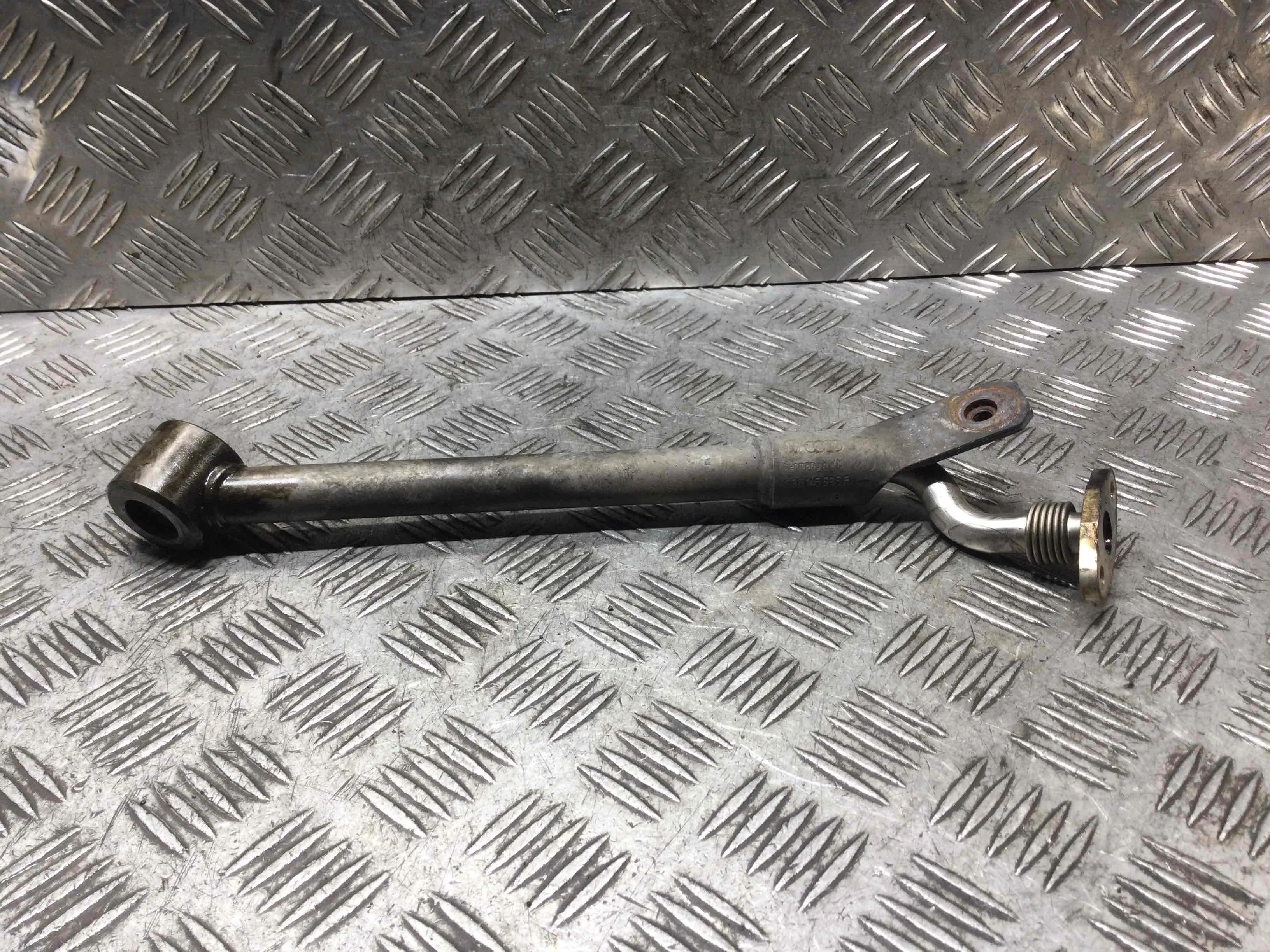 Масляная трубка турбины SEAT Leon 2 поколение (2005-2009) дизель 2.0 TDI Механика Х/б