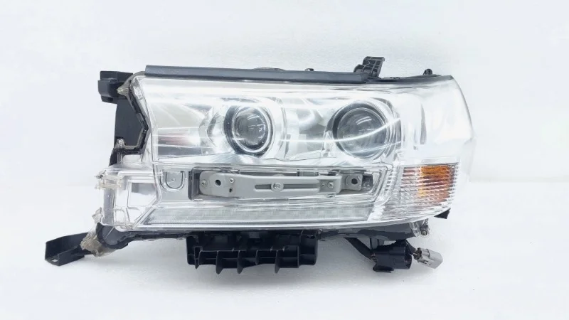 Фара Toyota Land Cruiser 2015 200