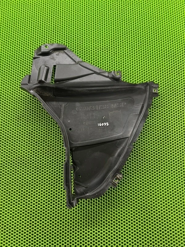 Пыльник бампера Bmw 5 G30 51718060032, правый
