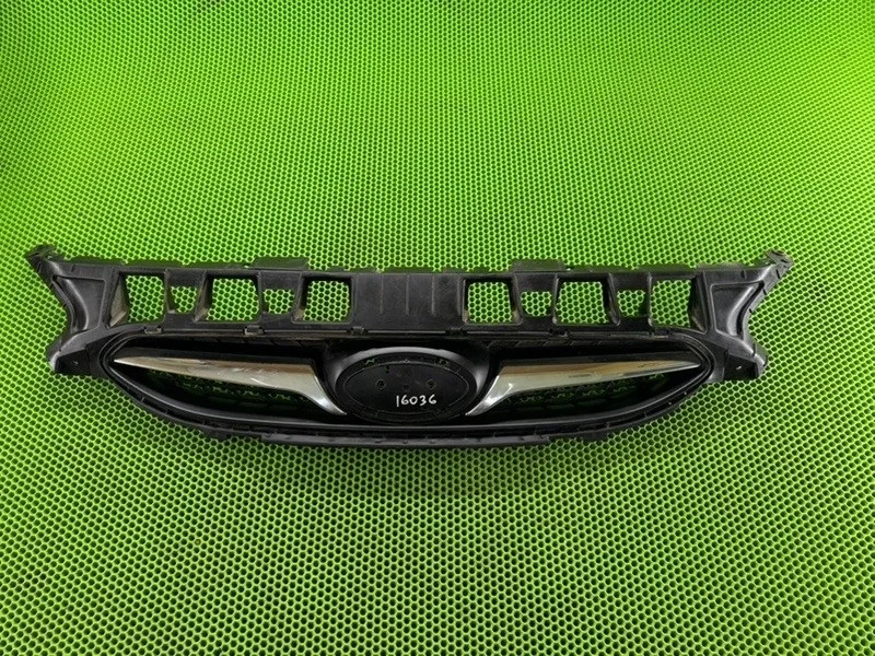 Решетка радиатора Hyundai Solaris 1 863511R000