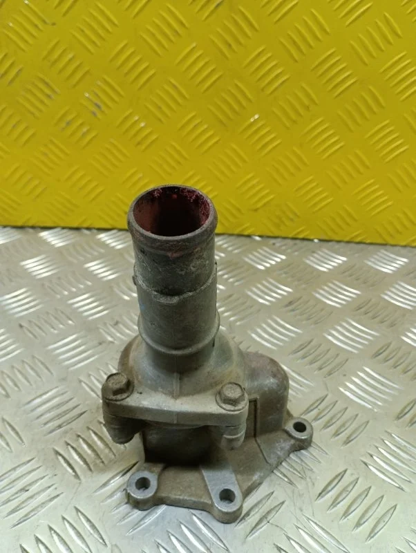 Корпус термостата Nissan Pathfinder (R51M) 2004-2013 2008 Внедорожник