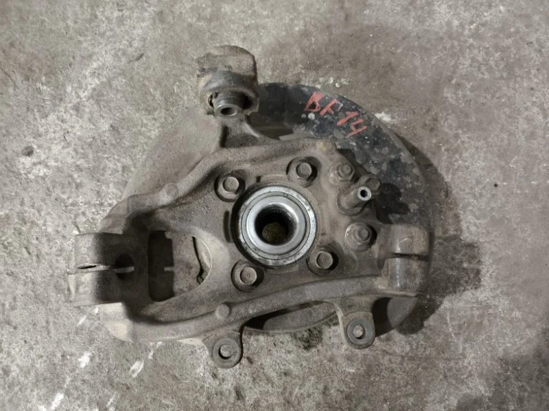 Кулак задний левый Nissan Pathfinder (R51M) 2004-2013 2008