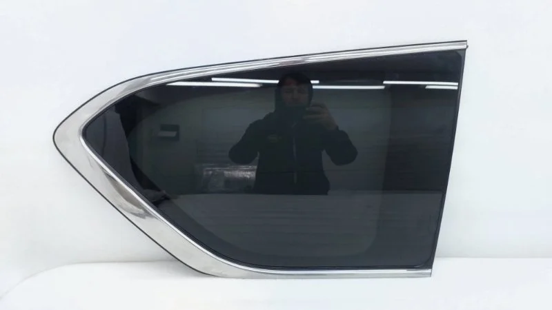 Стекло кузовное глухое Infiniti QX56 2012 Z62