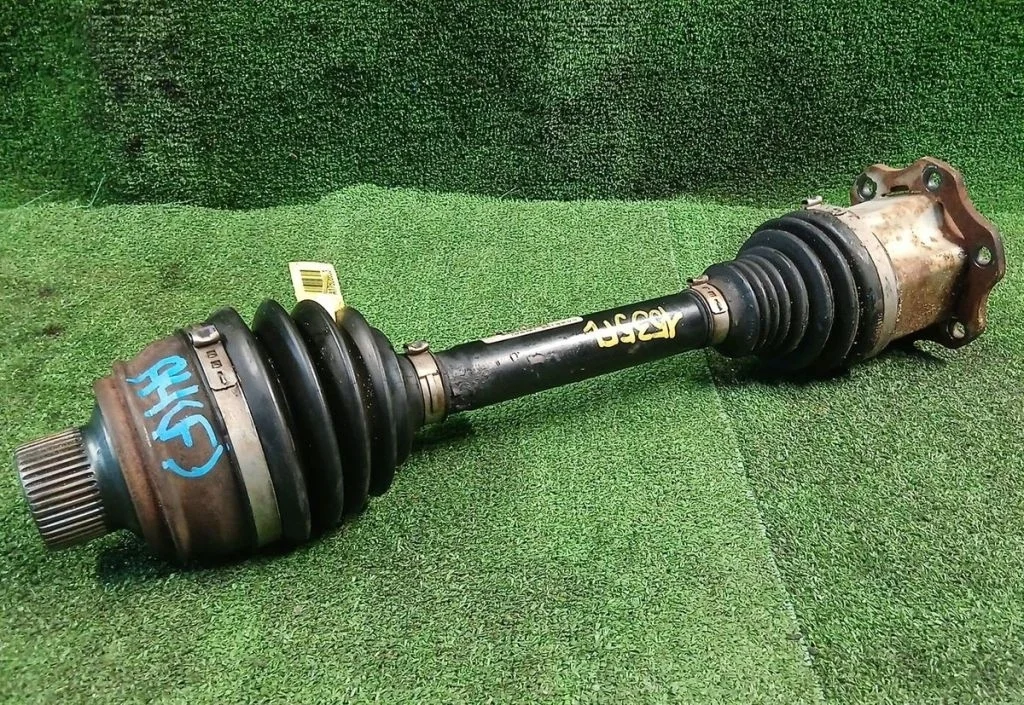Привод передний Audi / VW A4 IV , A5 I 8K0407271AJ